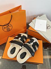 Bagsaaa Hermes Chypre sandal black & shearling - 3