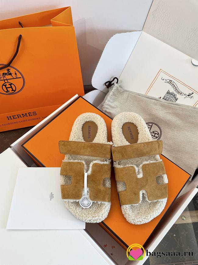Bagsaaa Hermes Chypre sandal brown & shearling - 1