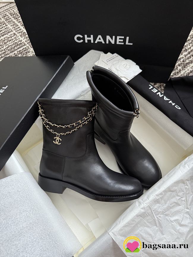Bagsaaa Chanel black leather boots with gold chain - 1