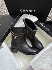 Bagsaaa Chanel black leather boots with gold chain - 1