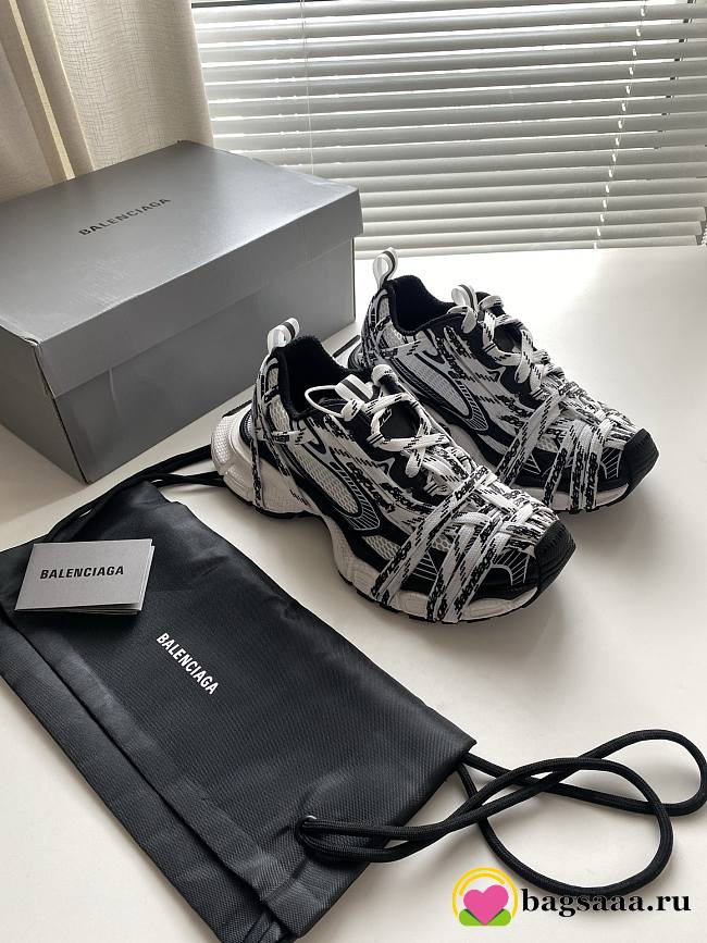 Bagsaaa Balenciaga 3XL Extreme Laces Logo sneakers in white and black - 1