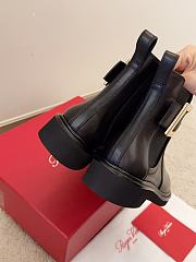 Bagsaaa Roger Vivier Viv' Rangers Chelsea Booties black - 3