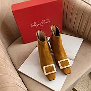 Bagsaaa Roger Vivier Belle Vivier buckled suede Chelsea boots - 4