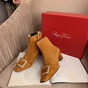 Bagsaaa Roger Vivier Belle Vivier buckled suede Chelsea boots - 2