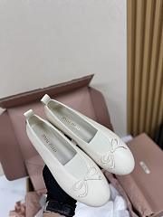 Bagsaaa Miu Miu leather ballerina shoes white - 4