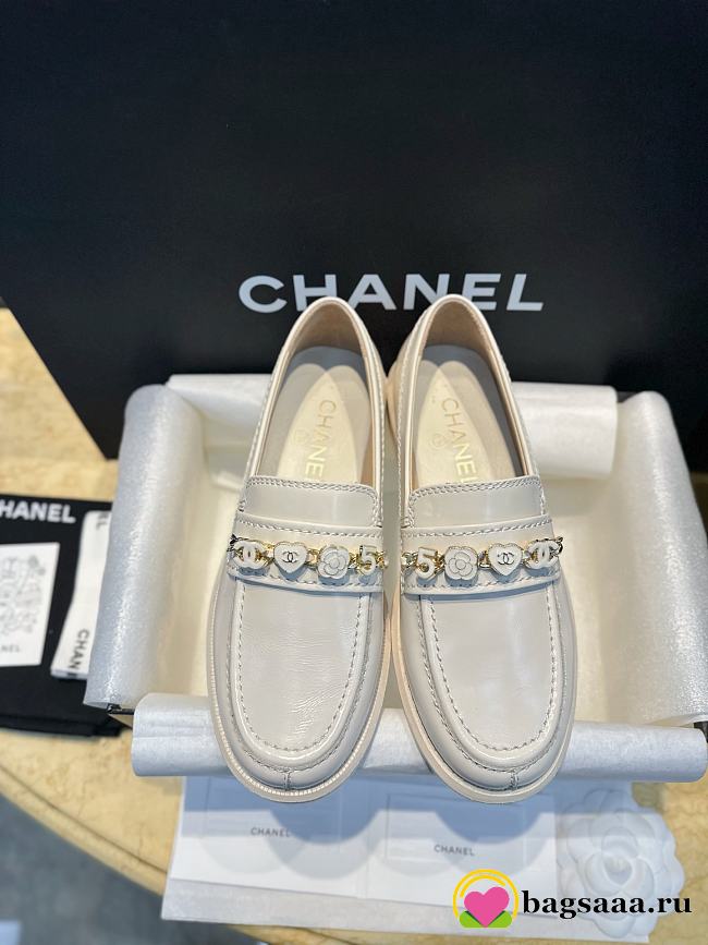 Bagsaaa Chanel 24A Chain Loafer white - 1