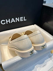 Bagsaaa Chanel 24A Chain Loafer white - 3