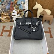 Bagsaaa Hermès Birkin 25 with Palladium Hardware and a chain detail black - 1