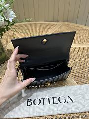 Bagsaaa Bottega Veneta Andiamo Pouch 836940 black - 19cm - 3