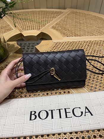 Bagsaaa Bottega Veneta Andiamo Pouch 836940 fondant - 19cm