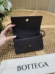 Bagsaaa Bottega Veneta Andiamo Pouch 836940 fondant - 19cm - 3