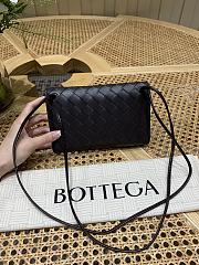 Bagsaaa Bottega Veneta Andiamo Pouch 836940 fondant - 19cm - 2