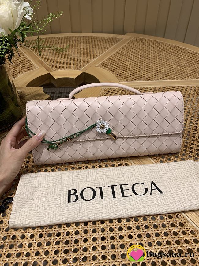 Bagsaaa Bottega Veneta Andiamo Clutch Seashell 836810 - 31cm - 1