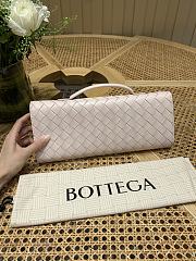 Bagsaaa Bottega Veneta Andiamo Clutch Seashell 836810 - 31cm - 2