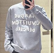 Bagsaaa Louis Vuitton Embroidered Signature Sweatshirt gray - 3