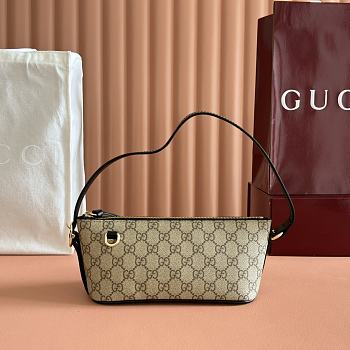 Bagsaaa Gucci GG Emblem small shoulder bag 847281 beige & black - 27cm