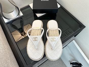 Bagsaaa Chanel Coco Beach 2025 collection thongs in white