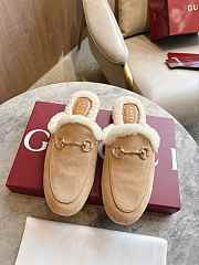 Bagsaaa Gucci Women's Princetown slipper beige suede - 1