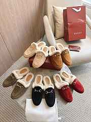 Bagsaaa Gucci Women's Princetown slipper brown suede - 3