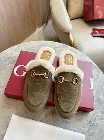 Bagsaaa Gucci Women's Princetown slipper olive green suede