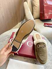 Bagsaaa Gucci Women's Princetown slipper olive green suede - 2