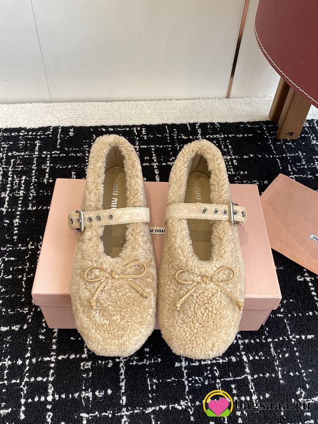 Bagsaaa Miu Miu Shearling Mary Jane Ballerina Flats beige - 1
