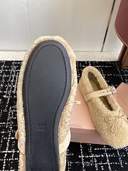 Bagsaaa Miu Miu Shearling Mary Jane Ballerina Flats beige - 3