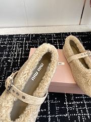 Bagsaaa Miu Miu Shearling Mary Jane Ballerina Flats beige - 2