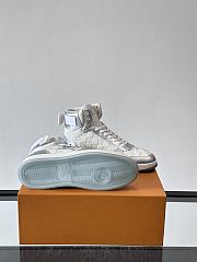 Bagsaaaa Louis Vuitton Rivoli Sneaker Boot in white and silver - 3