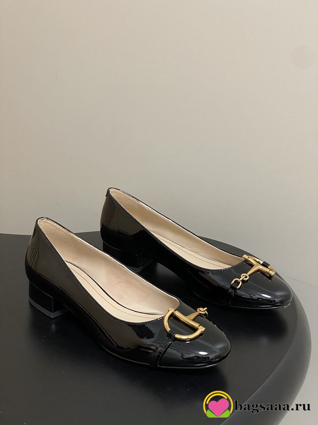Bagsaaa Gucci Women's ballet flat with half Horsebit 849652 black patent - 2.5cm - 1