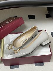 Bagsaaa Gucci Women's ballet flat with half Horsebit 849652 gray patent - 2.5cm - 2