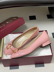 Bagsaaa Gucci Women's ballet flat with half Horsebit 849652 pink patent - 2.5cm - 2