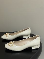 Bagsaaa Gucci Women's ballet flat with half Horsebit 849652 white patent - 2.5cm - 2