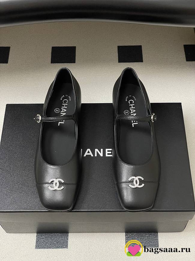 Bagsaaa Chanel black leather Mary Jane flats with crystal-embellished CC - 1