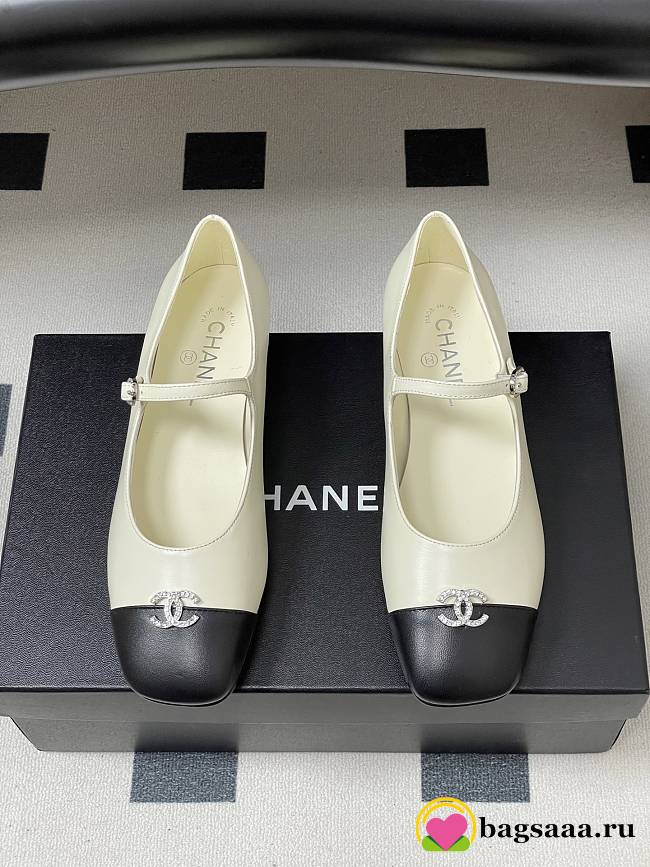 Bagsaaa Chanel black & white Mary Jane flats with crystal-embellished CC - 1