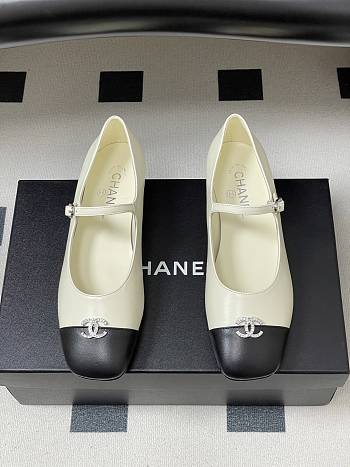 Bagsaaa Chanel black & white Mary Jane flats with crystal-embellished CC