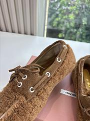 Bagsaaa Miu Miu shearling loafers brown - 3