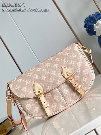 Bagsaaa M15134 Louis Vuitton Escape Bag Meowgram - 30cm