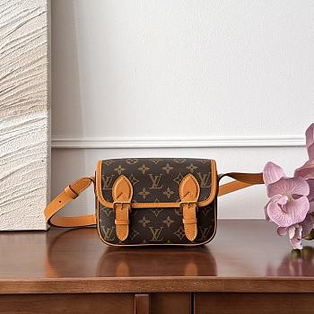 Bagsaaa LV M26805 Satchel Wearable Wallet Monogram - 19.5cm