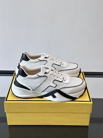 Bagsaaa Fendi Flow sneaker white