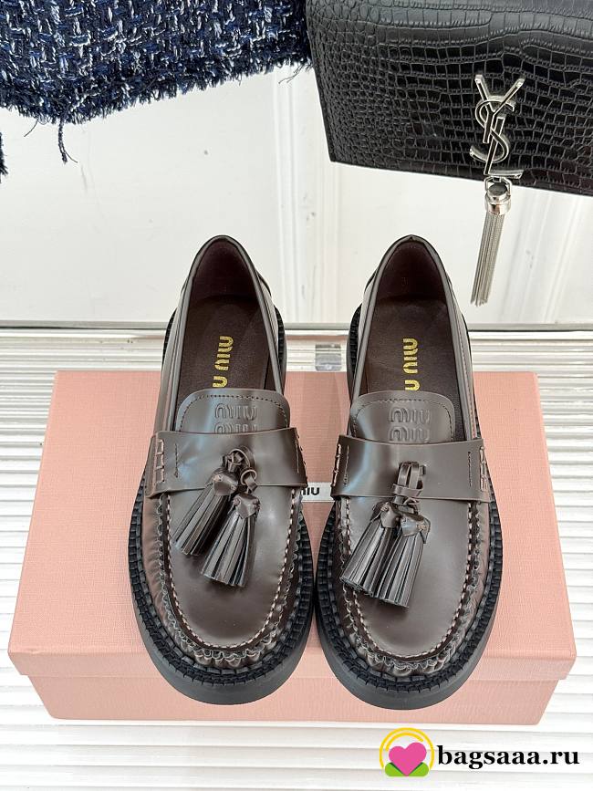 Bagsaaa Miu Miu polished leather tassel loafers in dark brown - 1