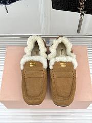 Bagsaaa Miu Miu shearling-lined suede penny loafers in brown - 3