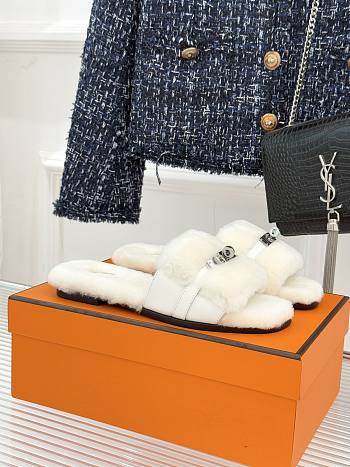 Bagsaaa Giulia sandal white shearling