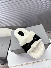 Bagsaaa Balenciaga Furry Slide Sandals with black - 3