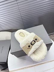 Bagsaaa Balenciaga Furry Slide Sandals with beige - 3