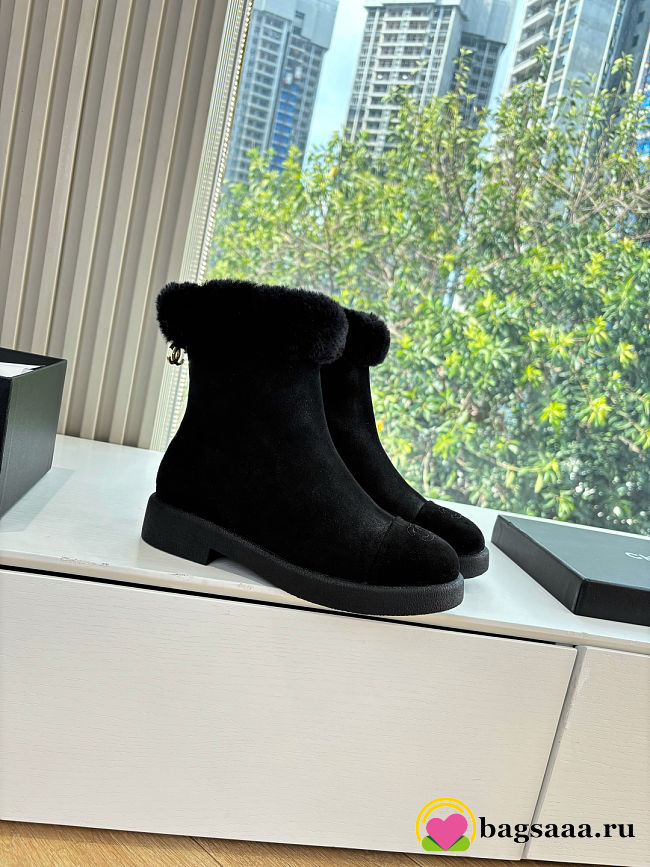 Bagsaaa Chanel Shearling Short Boots black - 1