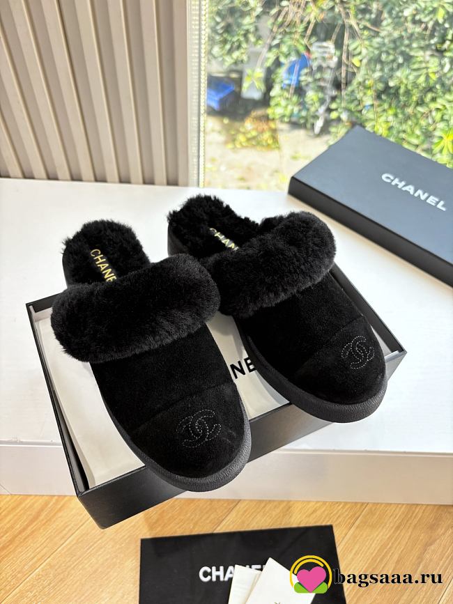 Bagsaaa Chanel Shearling Mules black - 1