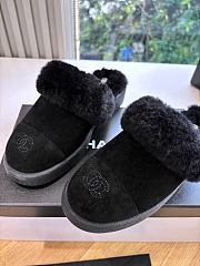 Bagsaaa Chanel Shearling Mules black - 4