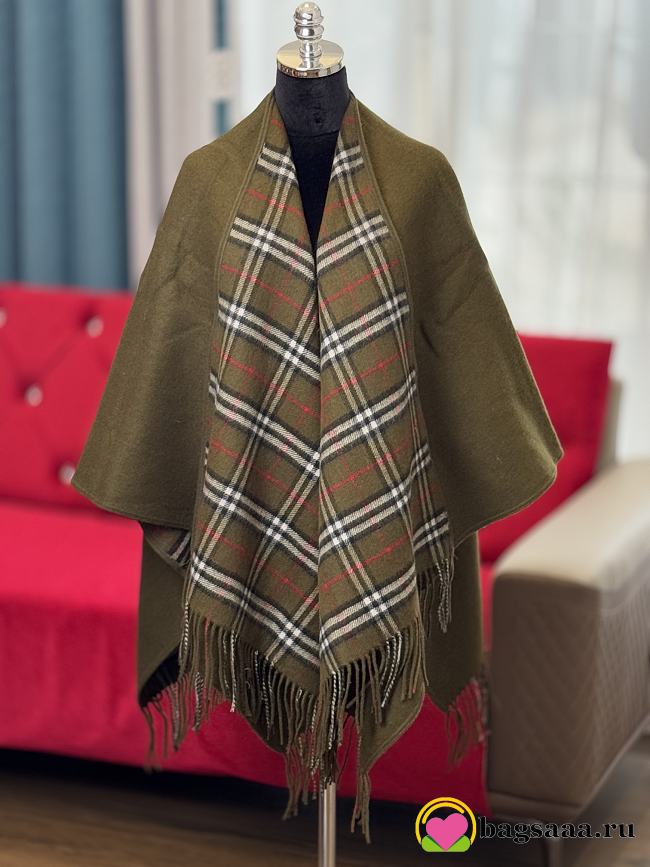 Bagsaaa Burberry check-pattern wool cape olive green - 1