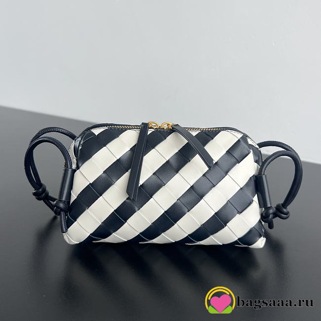 Bagsaaa Bottega Veneta Concert Pouch Black & White - 18.5cm - 1